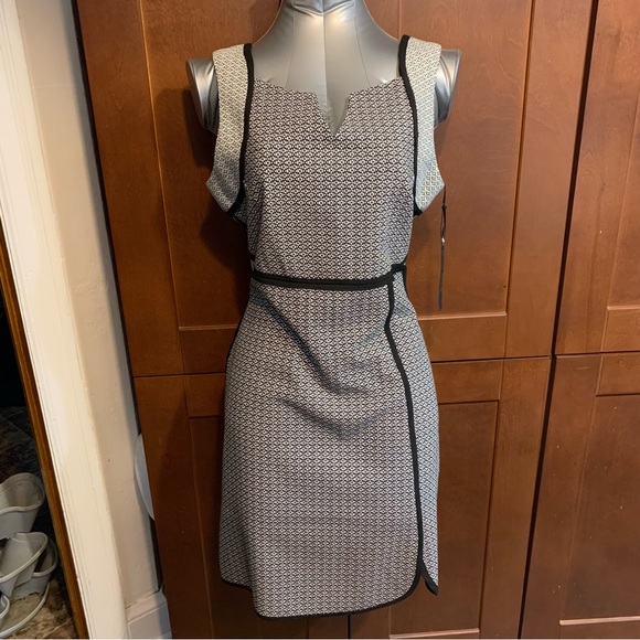 SALE!! Back zip Alix dress Montreal designer NWT.     7 - Picture 9 of 17